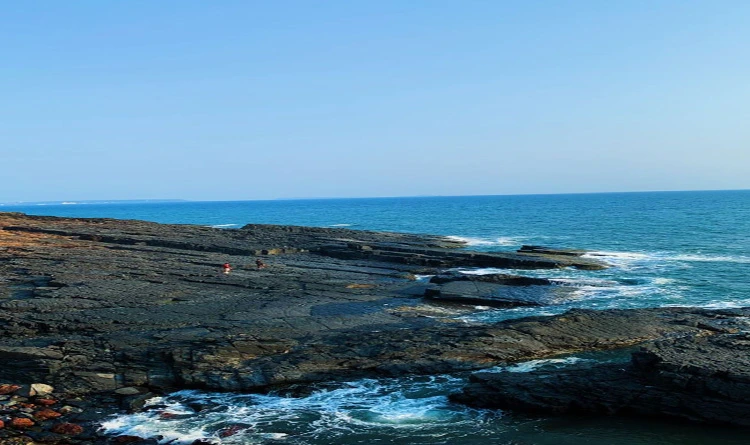 03. Sinquerim Beach