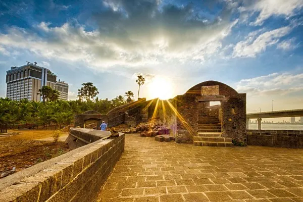 06. Castella De Aguada