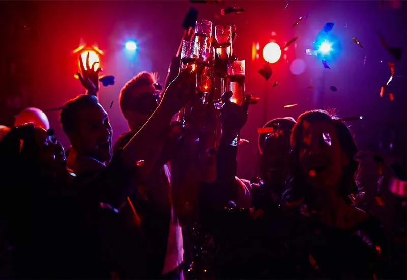 09. Club Cubana