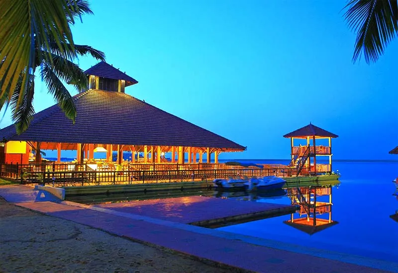 09. Poovar Island