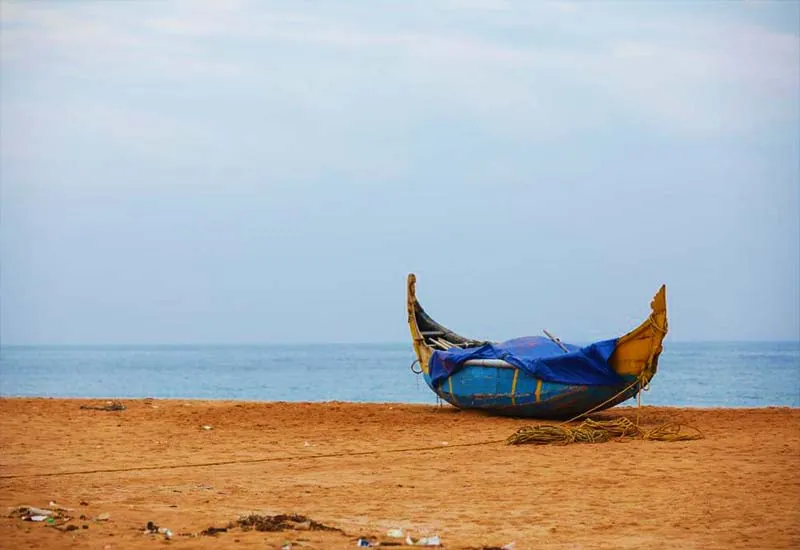 10. Puthenthope Beach