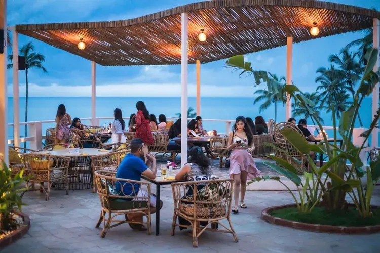 05. Island Bar
