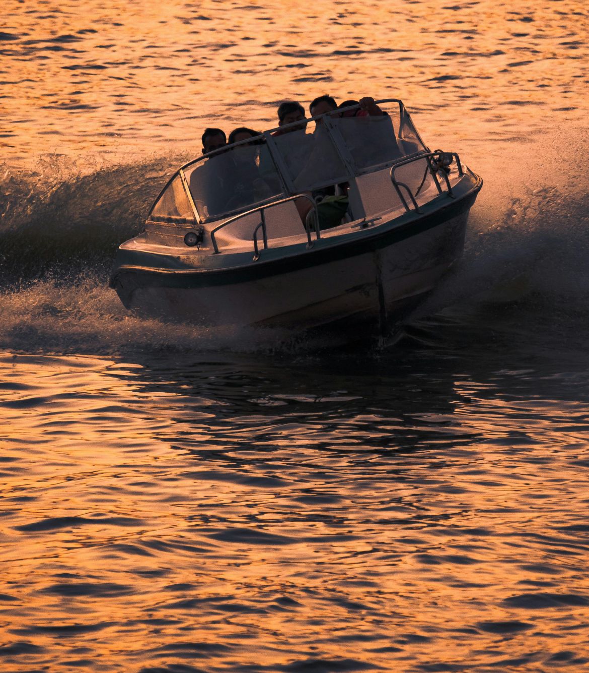 Speed Boat Ride in Colva Beach