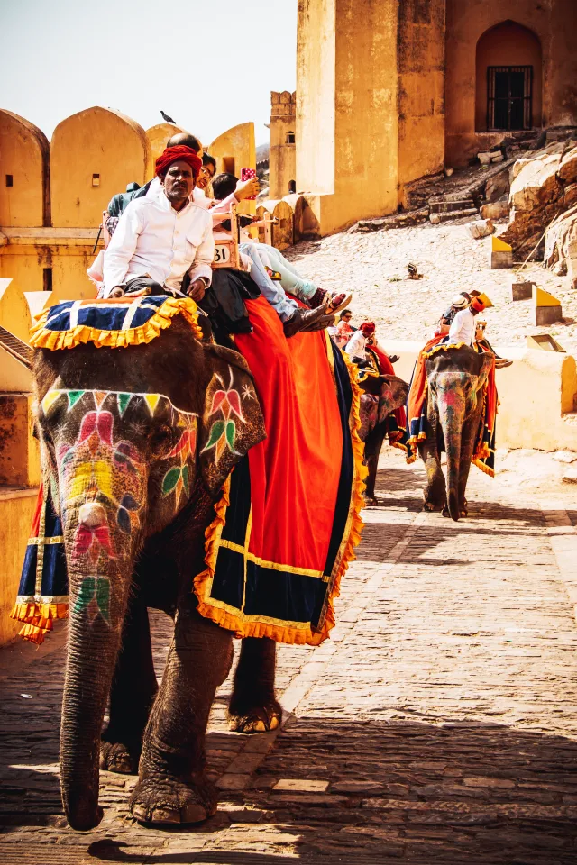 3 Days Delhi to Jaipur Motorcycle Tour