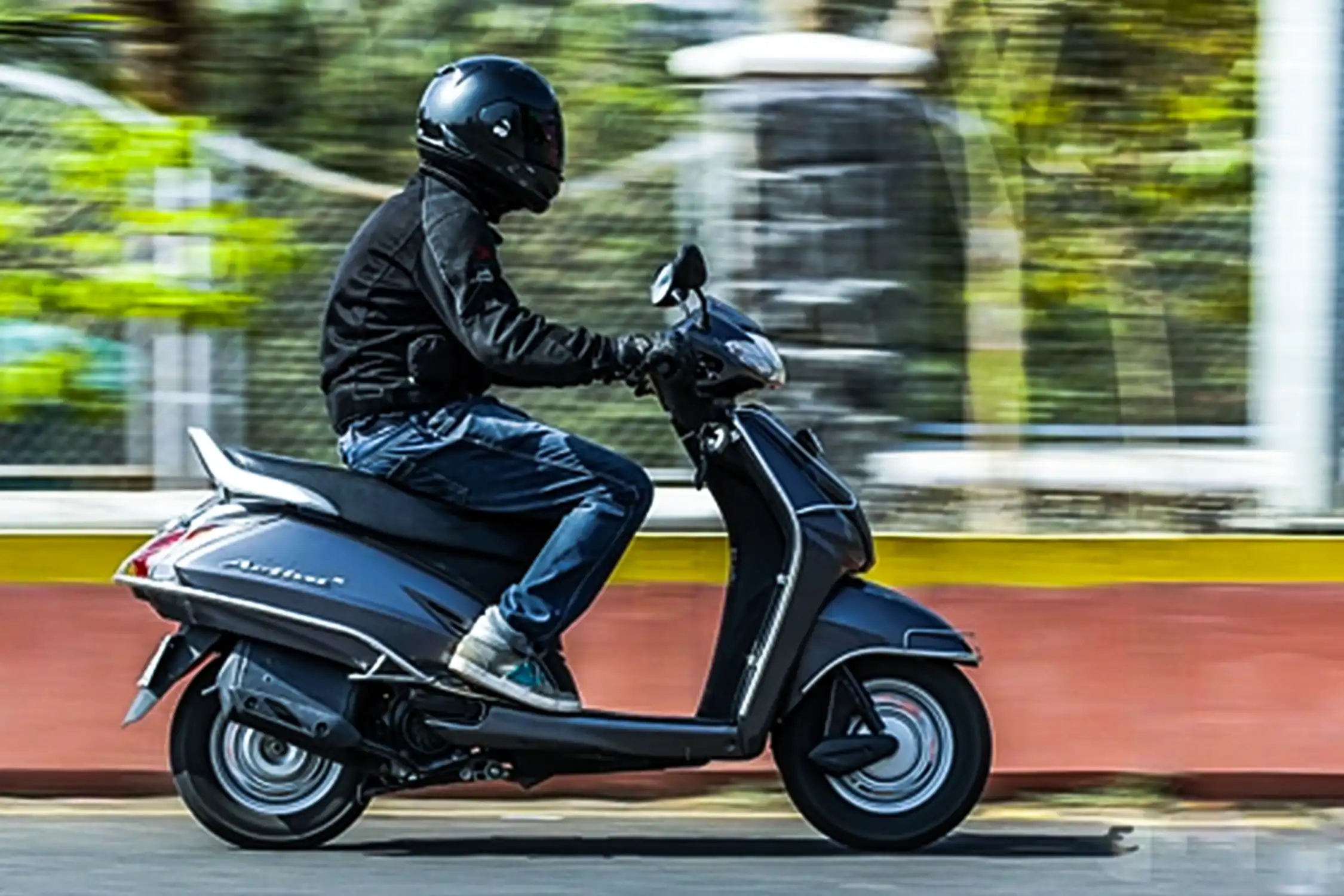 Scooty Rental in Varanasi