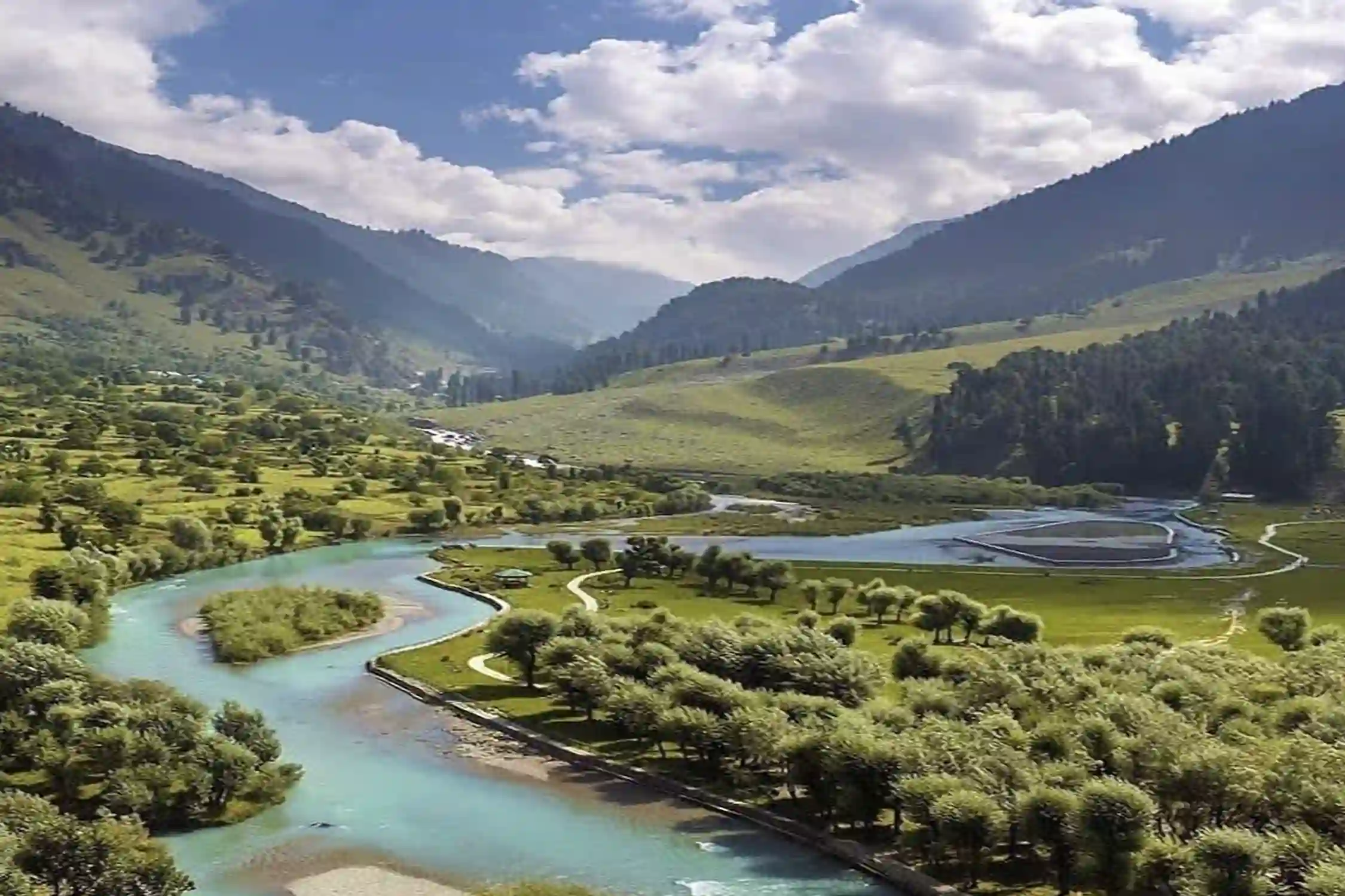 One Day Srinagar to Betaab Valley Sightseeing Trip
