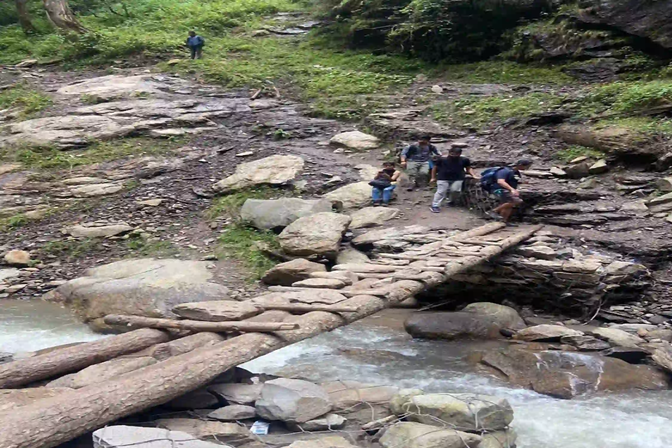 Trek to Karaparai