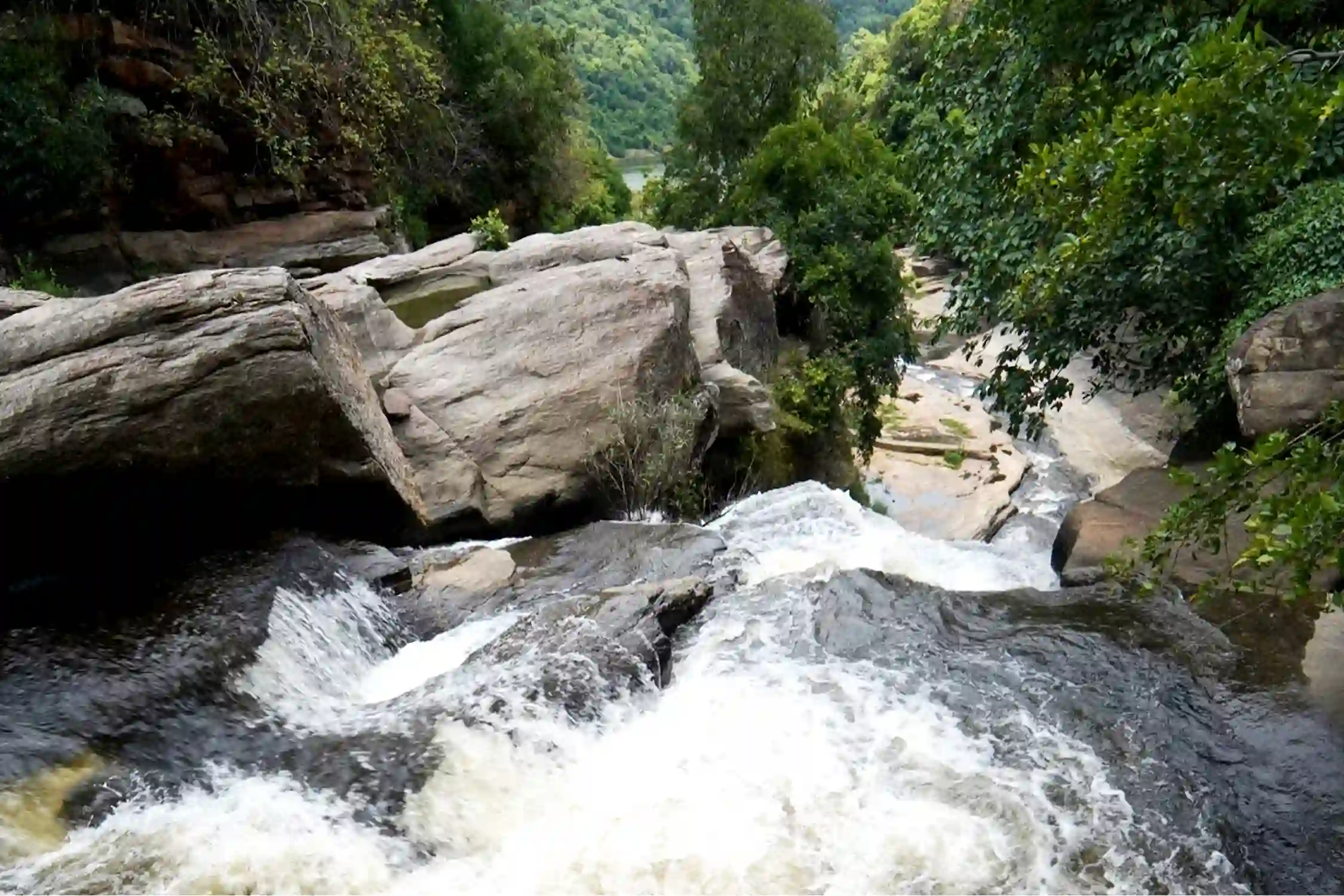 Karunkajam Falls Trek