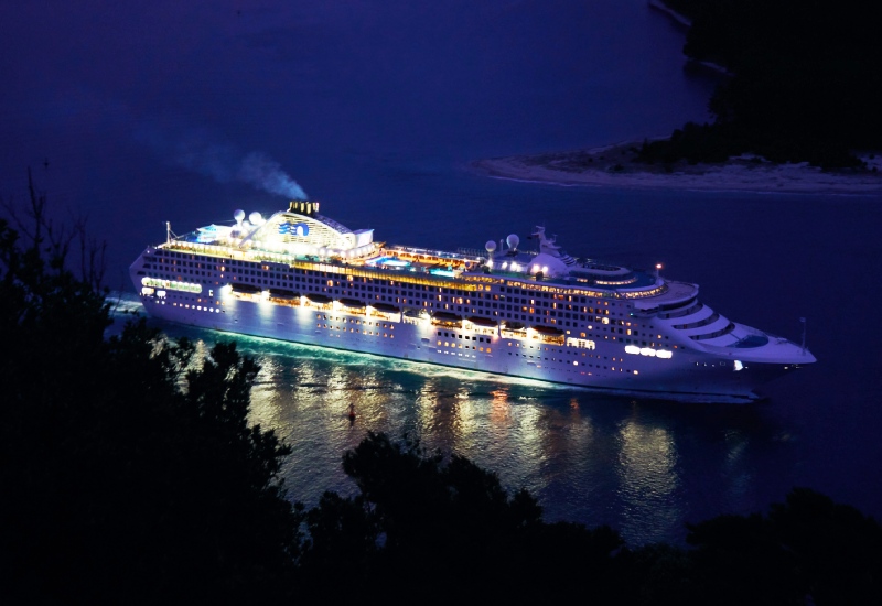 Luxury Cruise In Panjim