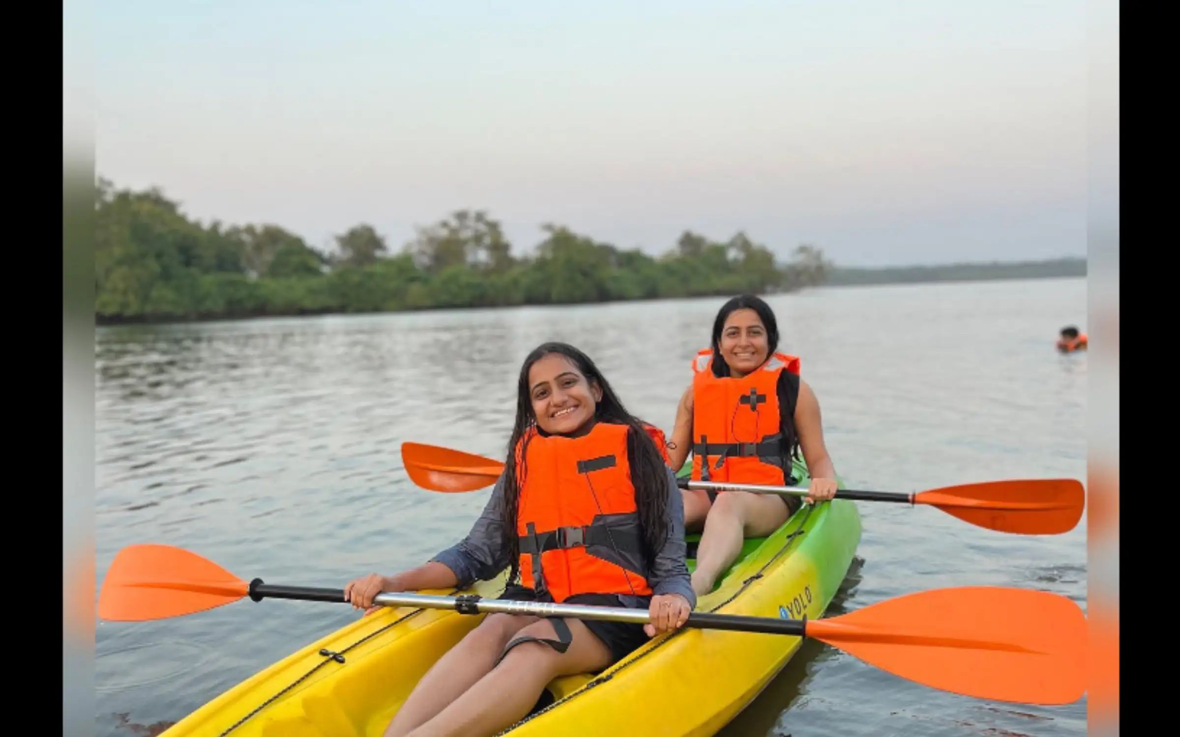 Mangrove Kayaking in Chapora River