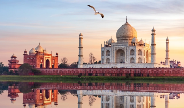 One-Day Taj Mahal Sunrise Tour from Delhi by Car