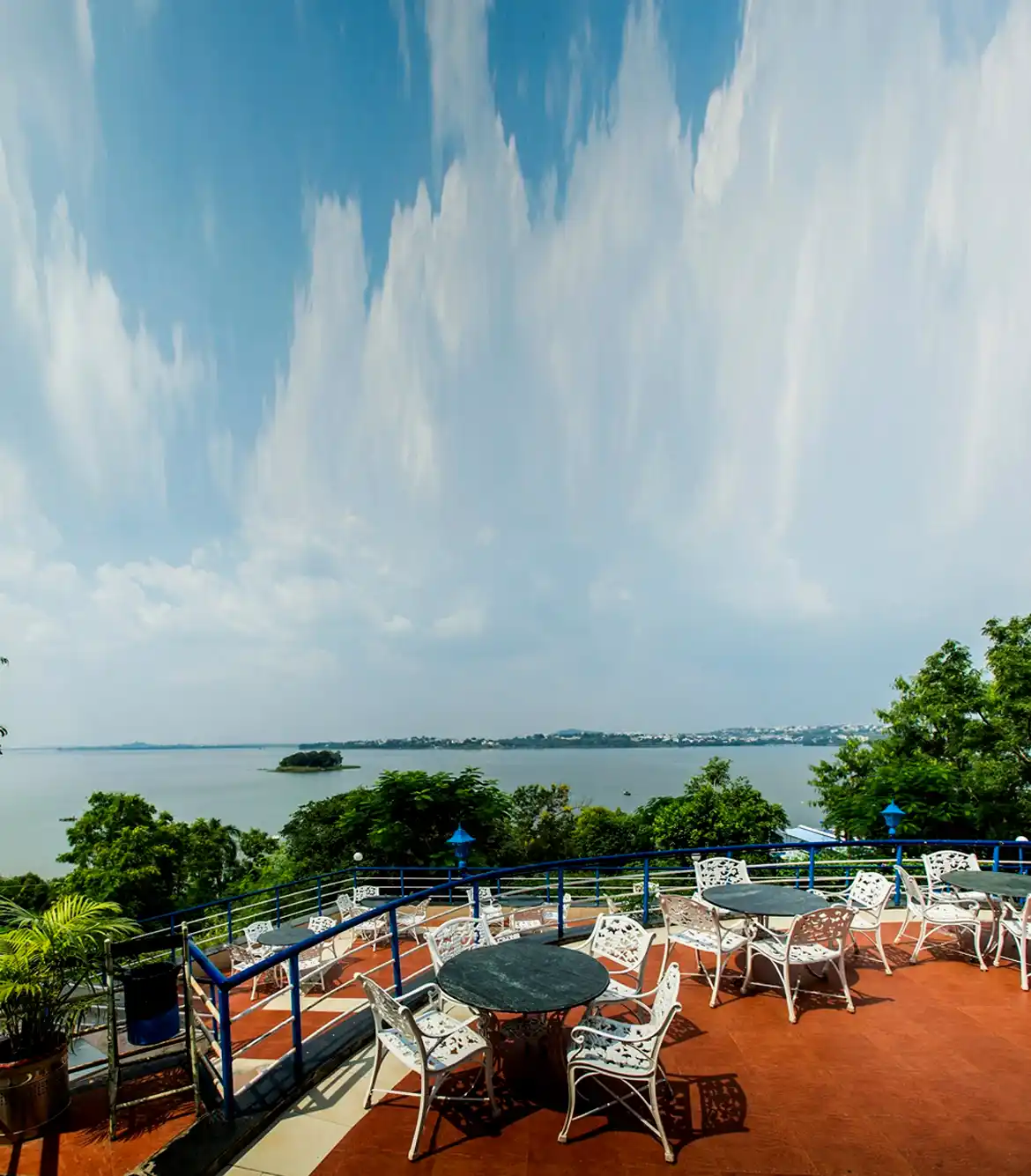 One Day Indore to Bhopal Trip by Cab