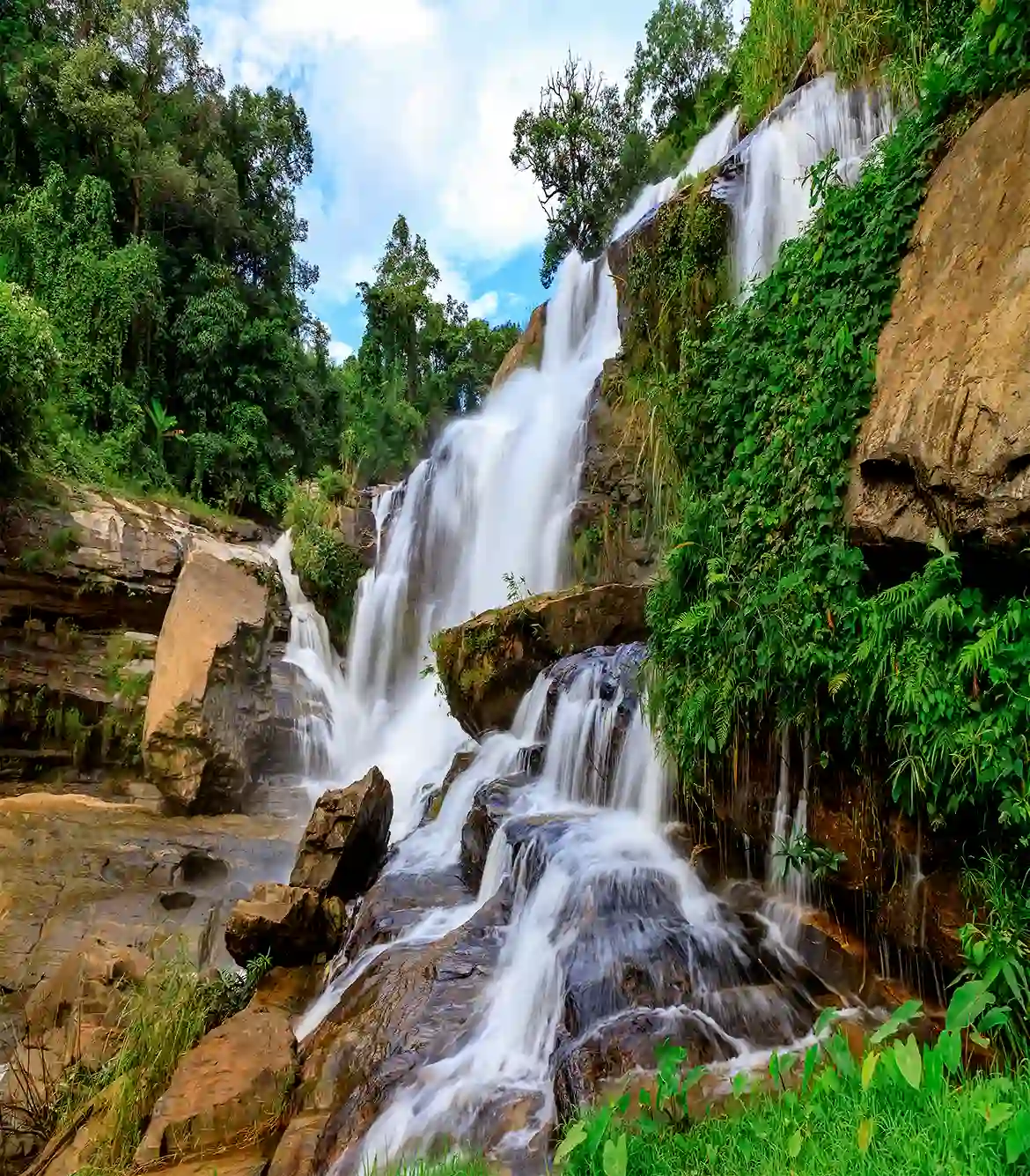 One Day Madikeri to Hassan Sightseeing Trip