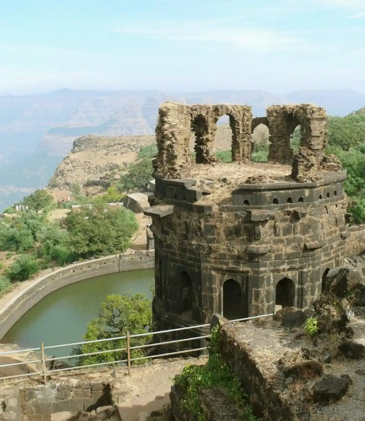 One Day Mumbai to Raigad Fort Trip by Cab