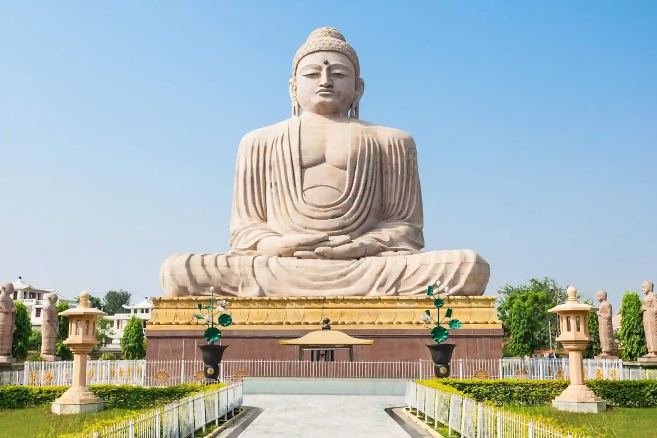 Rajgir Nalanda Pawapuri Bodhgaya Tour Package