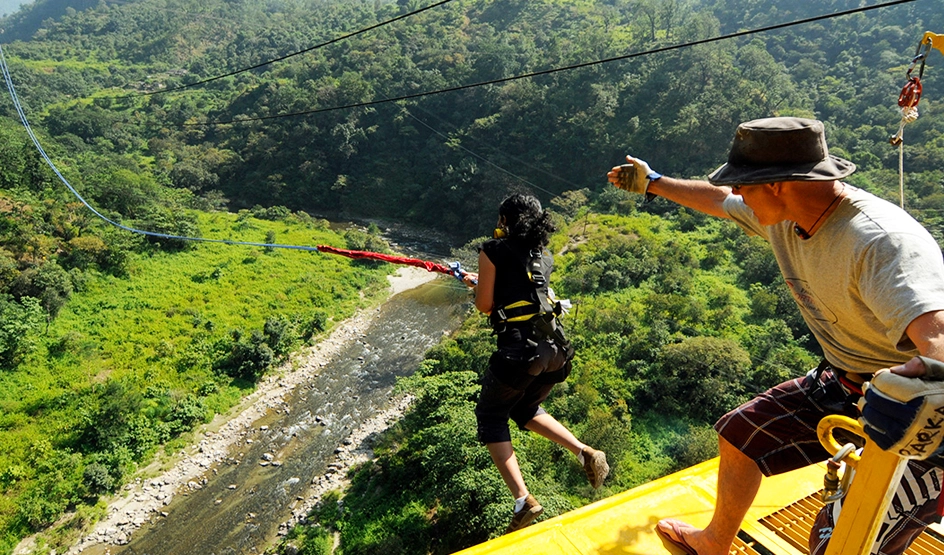 Thrilling Giant Swing in Rishikesh