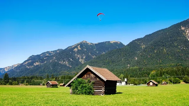 Paragliding in Rohtang