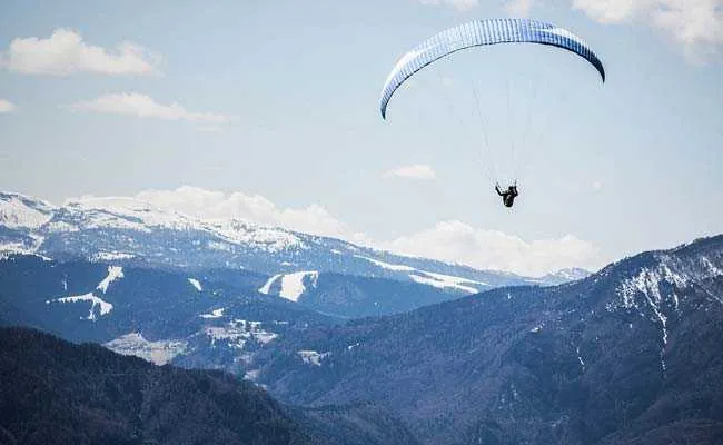 Paragliding in Rohtang Pass