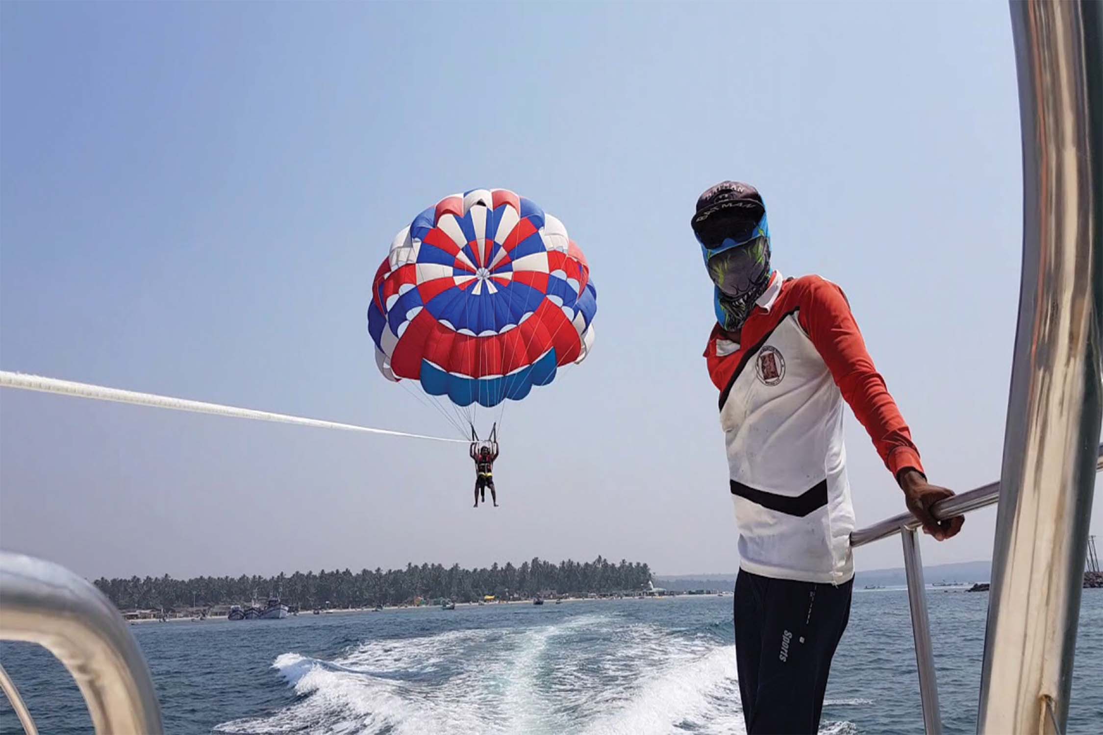 Parasailing in Malvan Dandi Beach