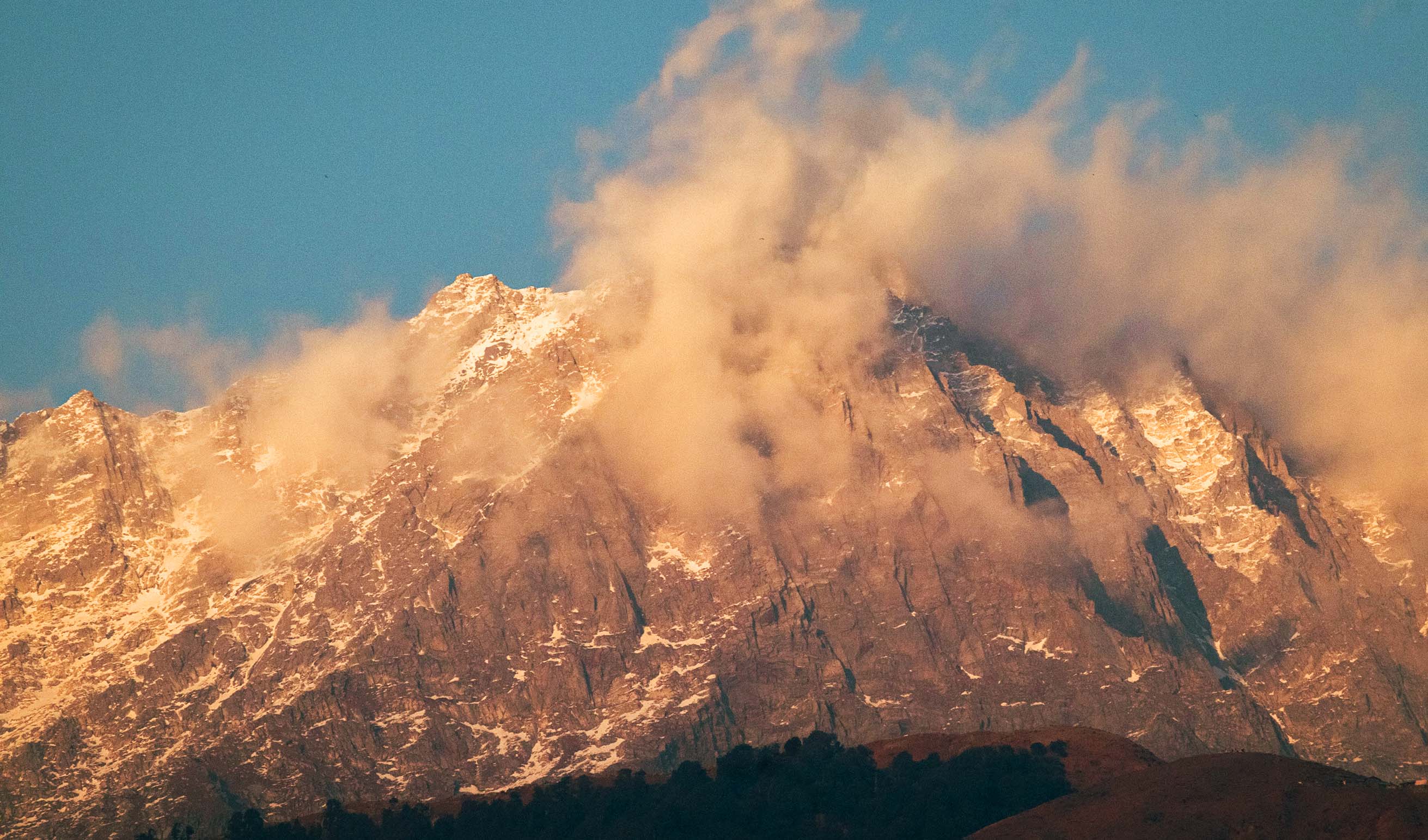 Winter Trek In Dhauladhar Range, Dalhousie